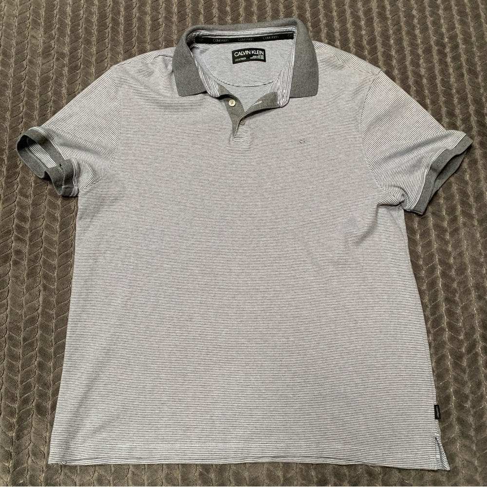 Calvin Klein Shirt Mens XL Gray White Short Sleeve Polo Striped Liquid Touch